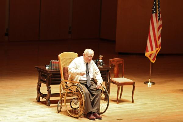 Former TV actor visits&nbsp;campus