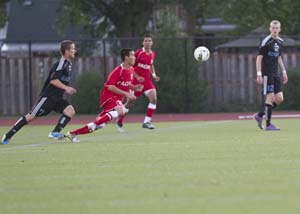 Murray stays involved despite&nbsp;injury