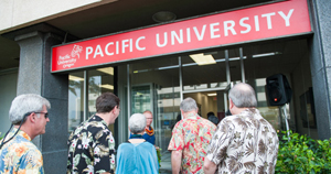 Hawai’i office keeps students&nbsp;connected