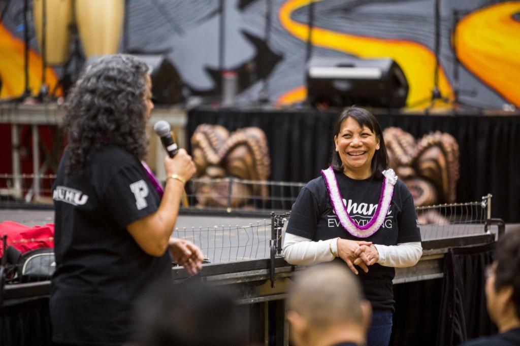 Alumna returns to support&nbsp;students